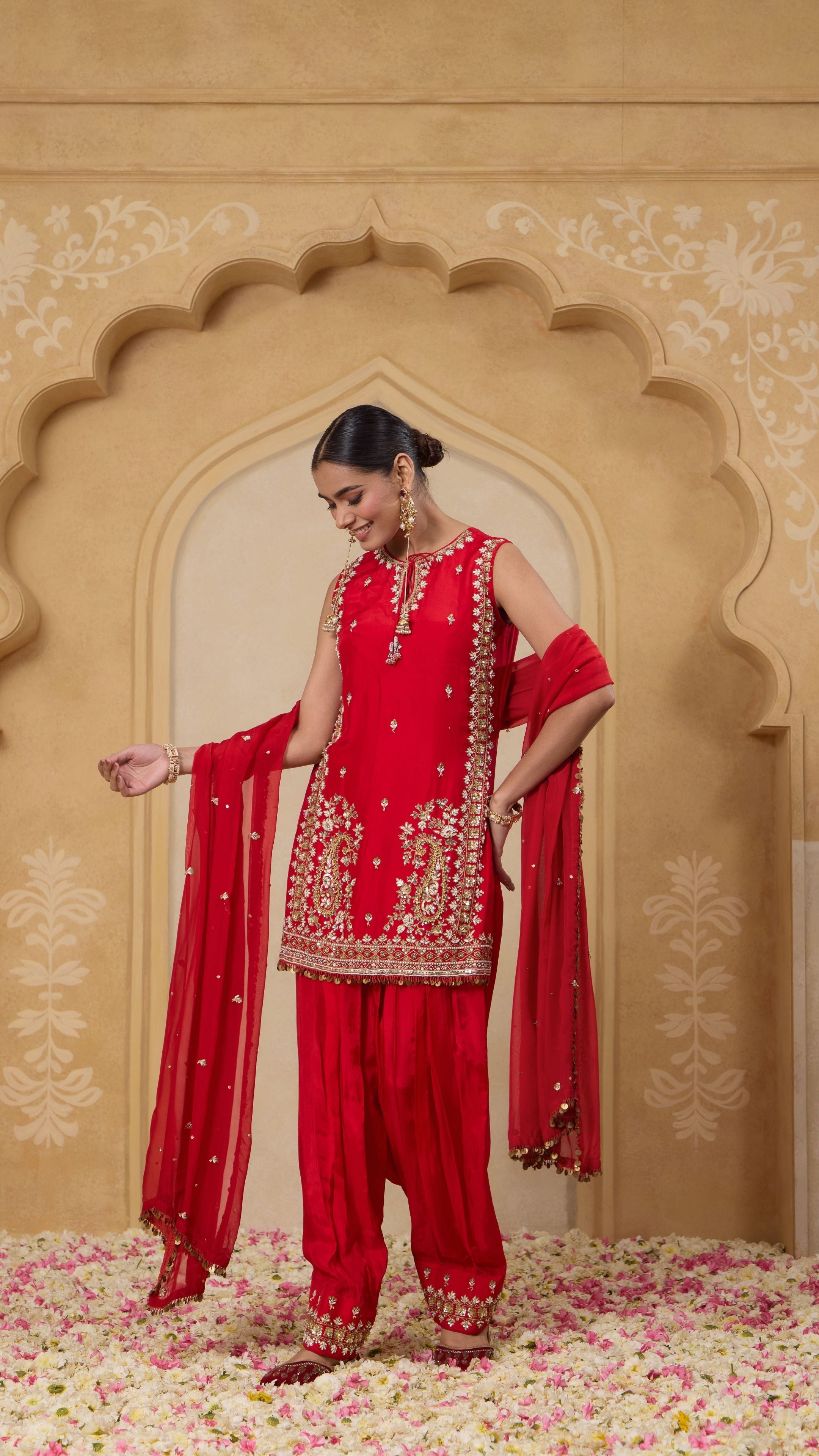 GULNAAR SUIT SET