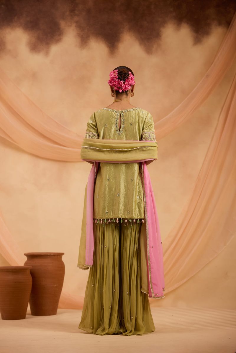 GULCHEHRA GHARARA SET