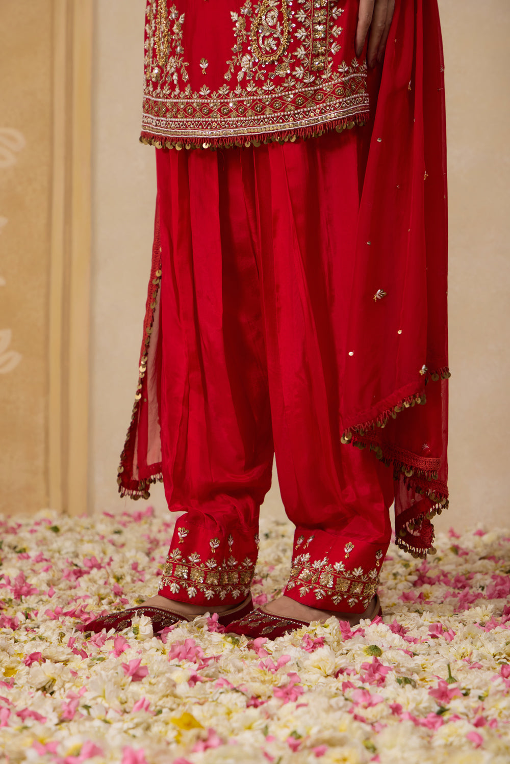 GULNAAR SUIT SET