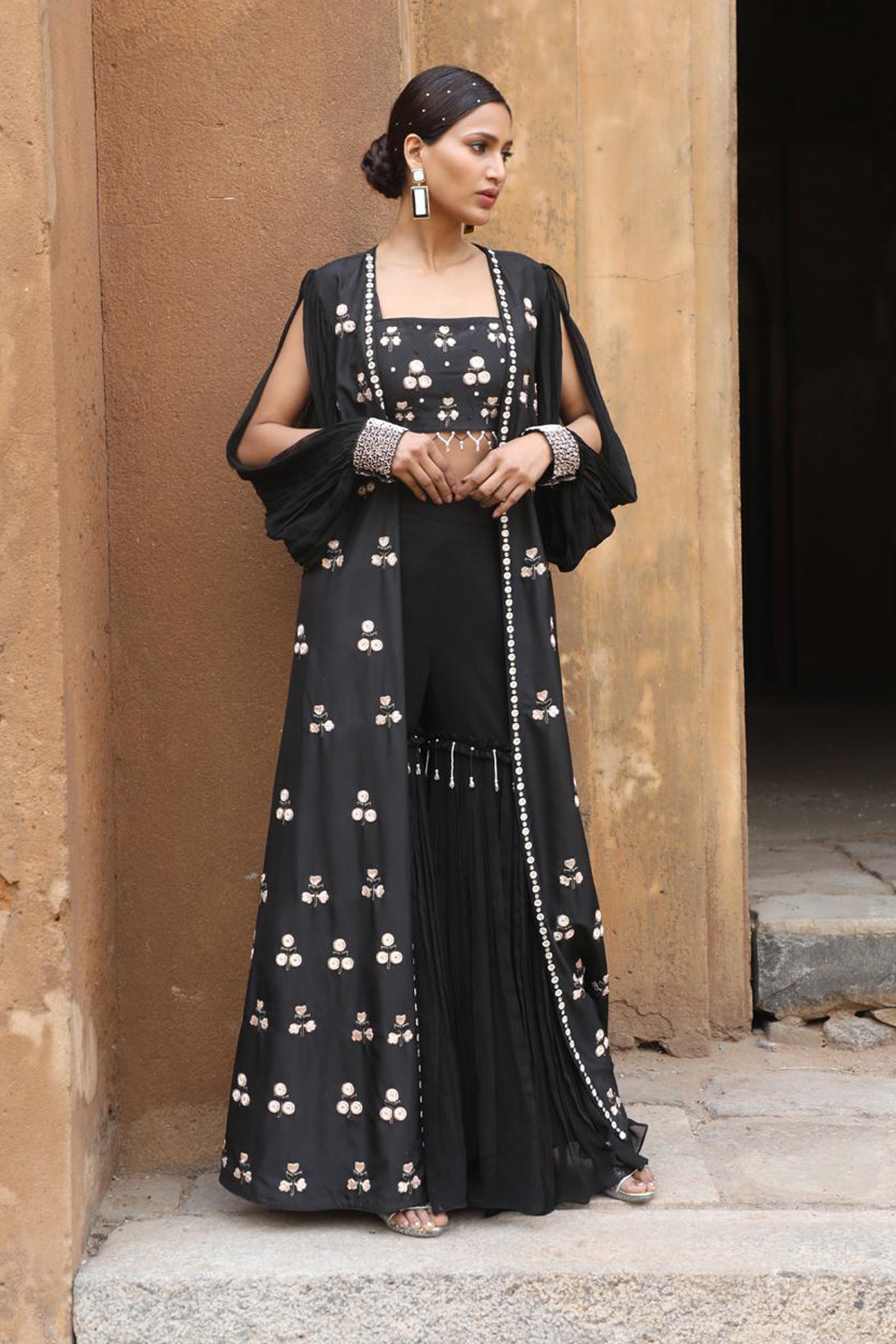 Black Cape Garara Set