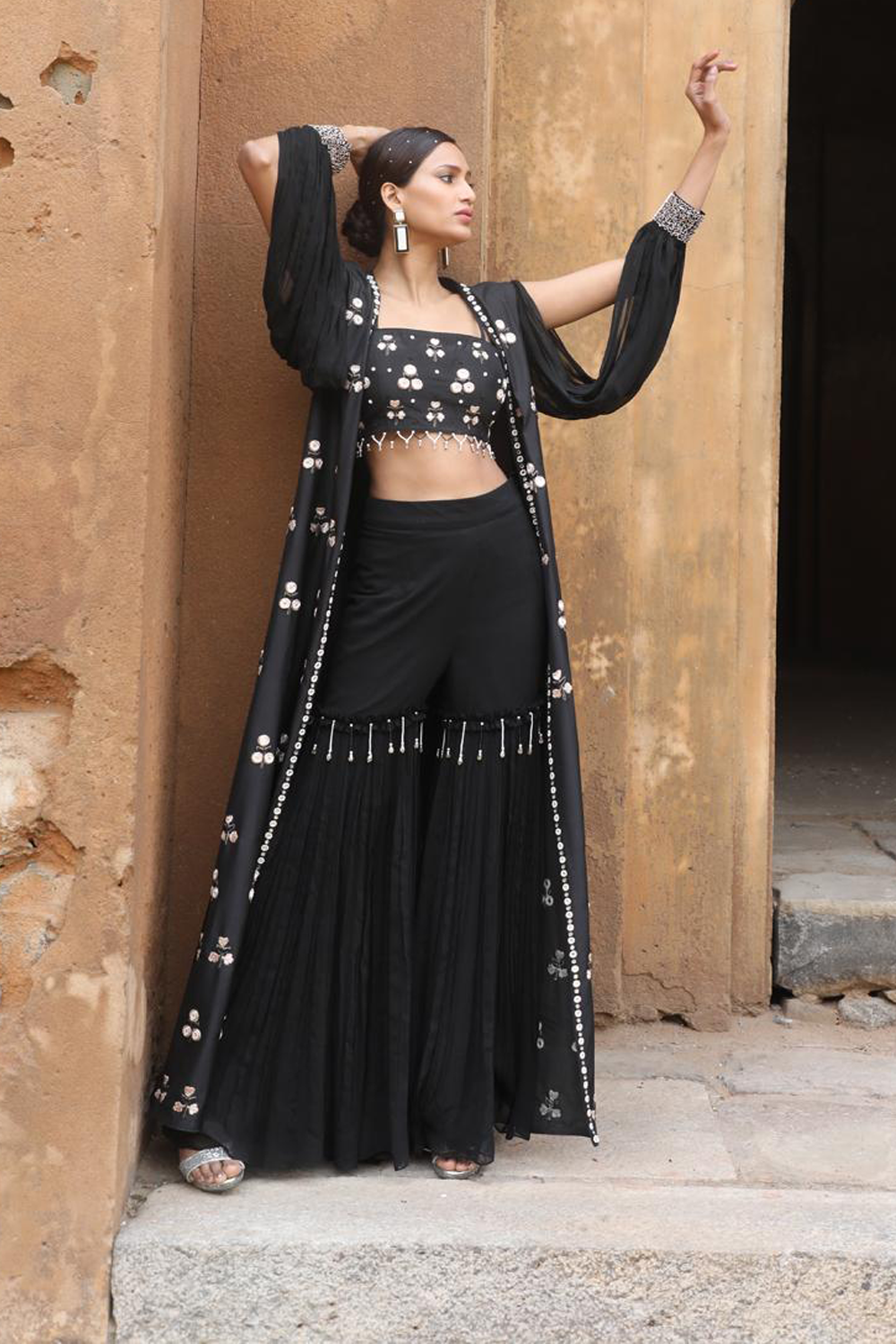 Black Cape Garara Set