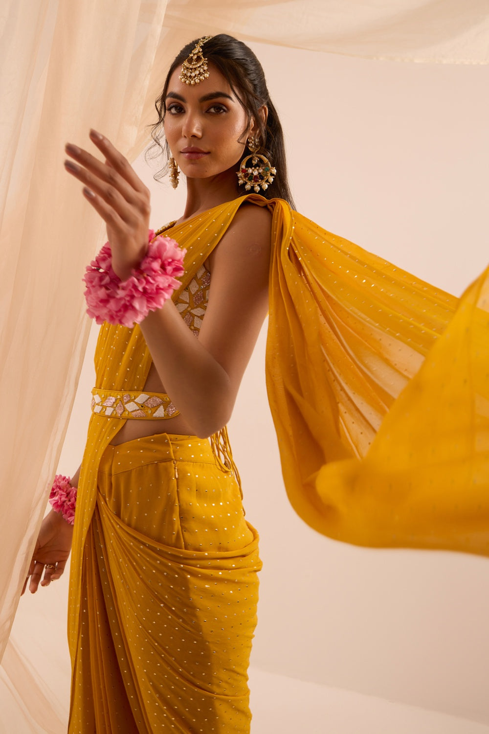 Mustard Yellow Saree With Blouse & Detachable Belt Set.