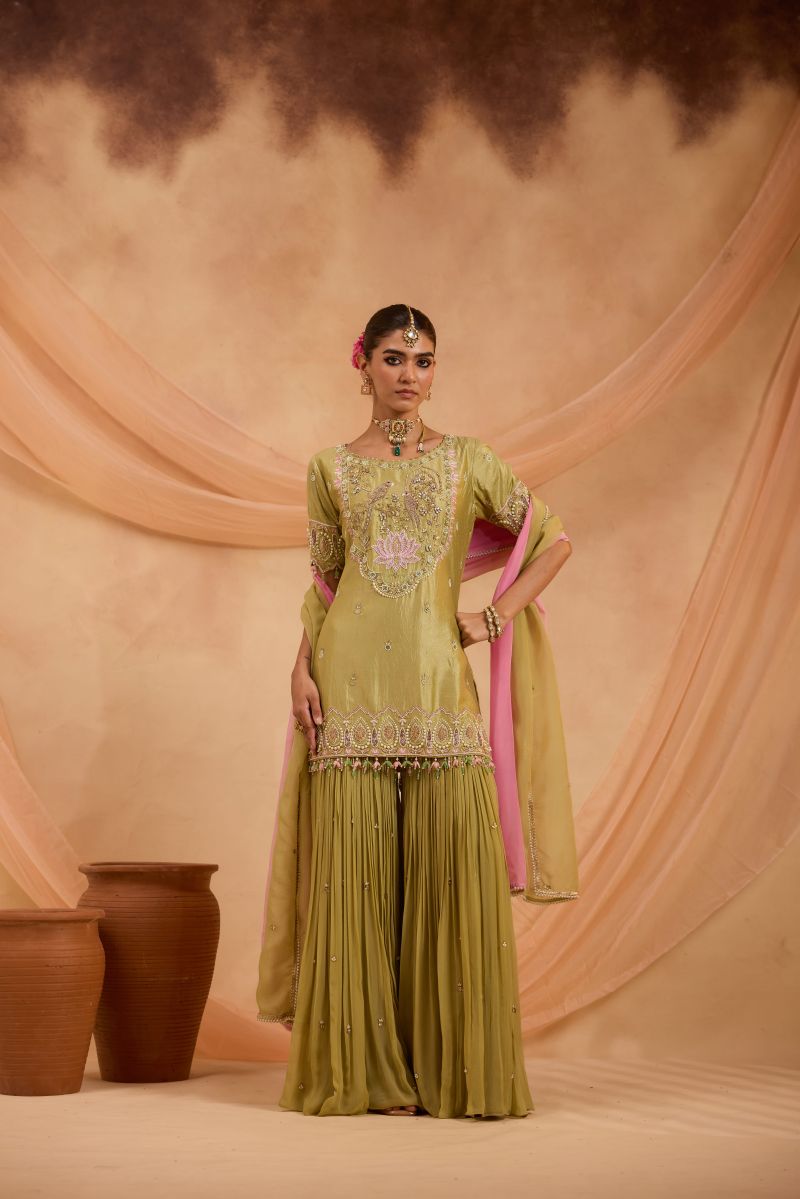GULCHEHRA GHARARA SET